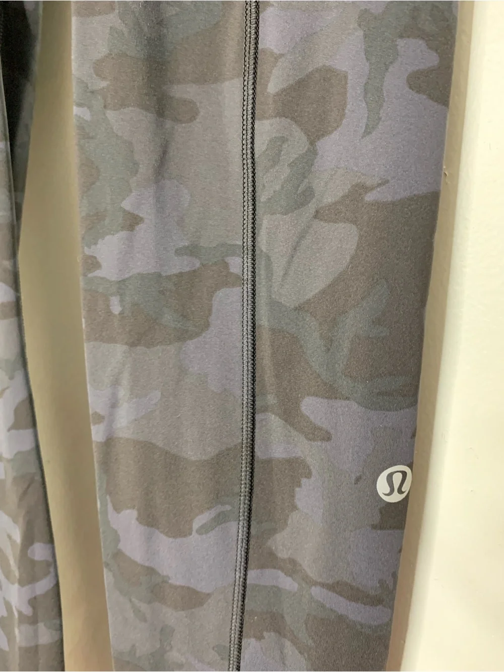 Lululemon Fast and Free Tight ll 25” inseam Incognito Camo Multi Grey size 4